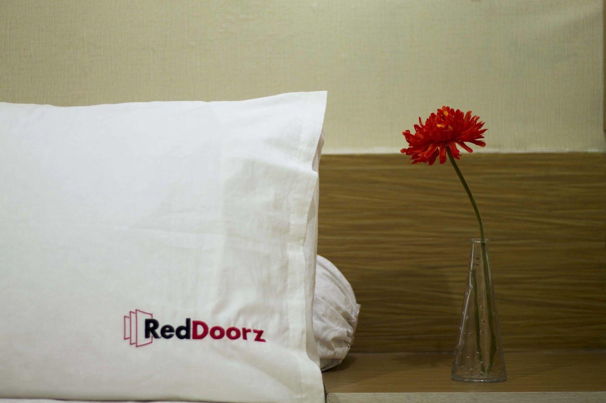 Reddoorz @ Cassa Pasteur Wisma tamu